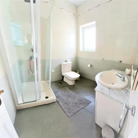 Вилла Vista Mar Ii, 280 Qm, Heated Pool, Hottube, Gaming Room, Fast Internet, Meerblick Гуйме