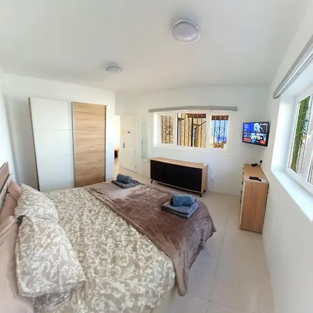 Vista Mar Ii, 280 Qm, Heated Pool, Hottube, Gaming Room, Fast Internet, Meerblick Villa Guime