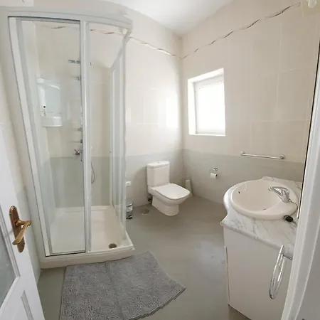 Вилла Vista Mar Ii, 280 Qm, Heated Pool, Hottube, Gaming Room, Fast Internet, Meerblick Гуйме