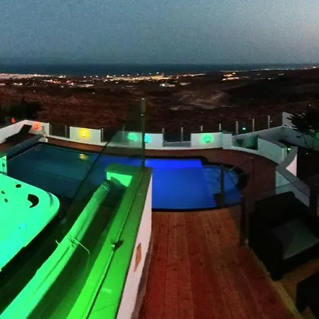 Villa Vista Mar Ii, 280 Qm, Heated Pool, Hottube, Gaming Room, Fast Internet, Meerblick Güime